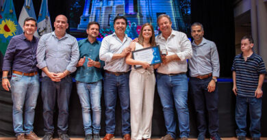 El Municipio de Alte Brown reconoció a los trabajadores que cumplieron 25 años de servicio 