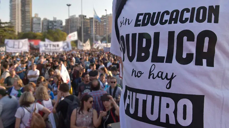 20251229 sin educacion publica no hay futuro precariedad laboral