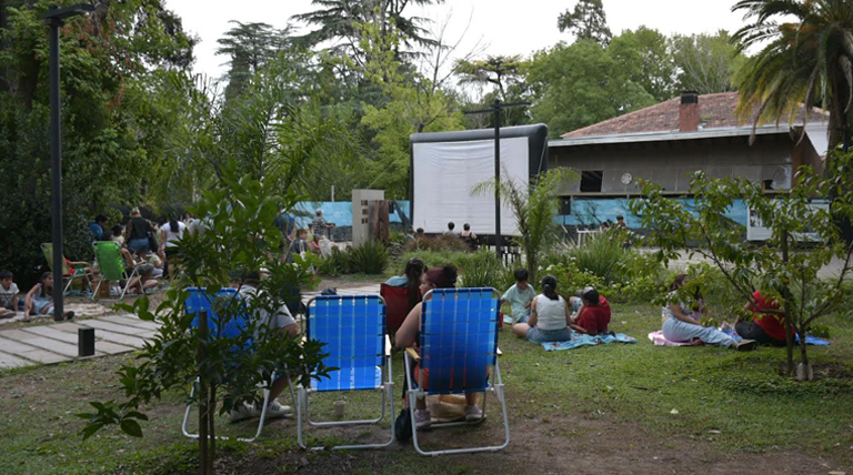 20260118 BROWN DOMINGO cine de verano Parque Ramón Carrillo