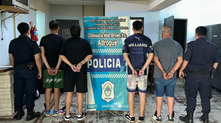 20260124 Brown cae banda Aftersun