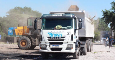 La Comuna transforma un histórico microbasural ubicado al costado del Puente de Claypole La Comuna transforma un histórico microbasural ubicado al costado del Puente de Claypole