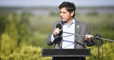 Crisis en el turismo bonaerense: Kicillof advierte una caída del consumo y apunta contra Nación