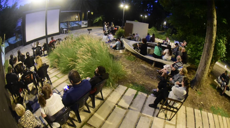 Cine de verano en Almirante Brown