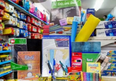 Canasta escolar llega con aumentos: la de secundario puede superar el millón de pesos