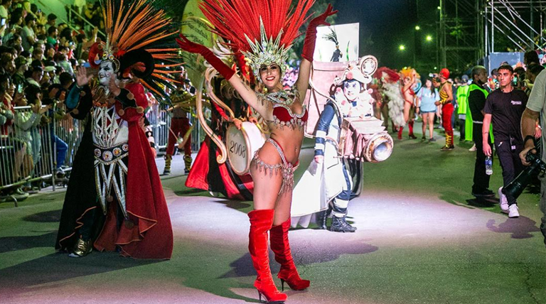 20260207 Brown carnaval Cine de Verano