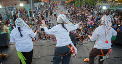 Una multitud disfrutó del inicio de la temporada de Carnavales en Alte Brown