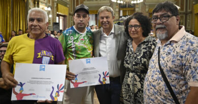 Emotivo reconocimiento a comparsas de Alte Brown por su aporte cultural al Carnaval