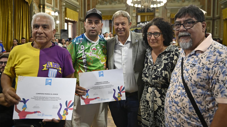 Emotivo reconocimiento a comparsas de Alte Brown por su aporte cultural al Carnaval