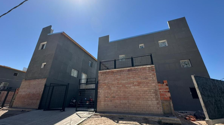 Provincia y Municipio avanzan con las obras de viviendas en el barrio Don Orione 3 20260218 Brown viviendas2 viviendas en el barrio Don Orione