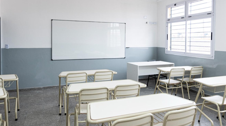 20260226 brown aula mobiliario INICIO DE CLASES