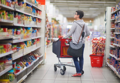 Las ventas minoristas profundizaron su caída en febrero