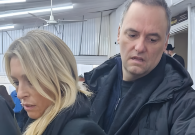 El lujoso vuelo privado de Manuel Adorni que fractura el relato de la austeridad