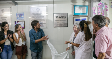 El Municipio acompañó la colocación de placas en los hospitales provinciales a 50 años del golpe cívico-militar