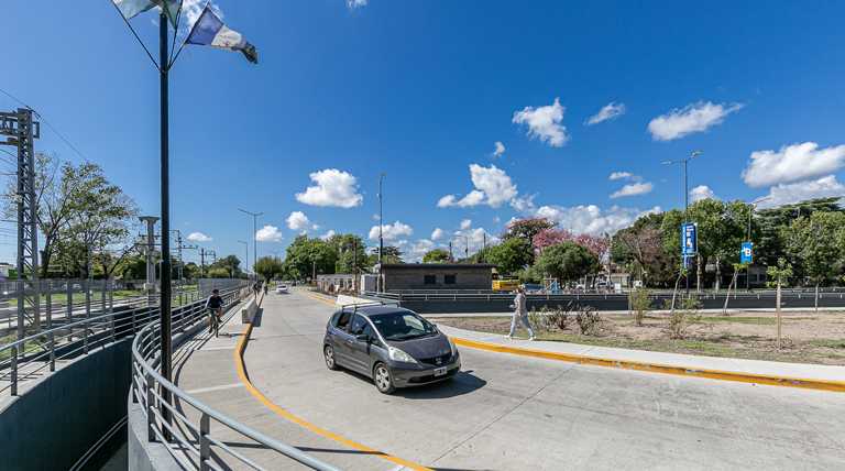 Mejoran la conectividad vial: El Municipio de Alte. Brown habilitó la calle Pte Perón junto al nuevo Paso Bajo Nivel de Calzada Mejoran la conectividad vial: El Municipio de Alte. Brown habilitó la calle Pte Perón junto al nuevo Paso Bajo Nivel de Calzada