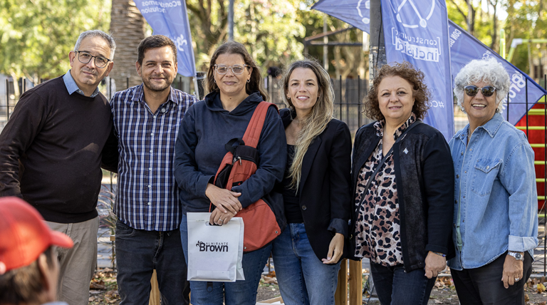 20220319 anteojos1 anteojos a vecinos de Almirante Brown