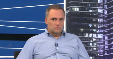 20220321 Adorni Karina Milei