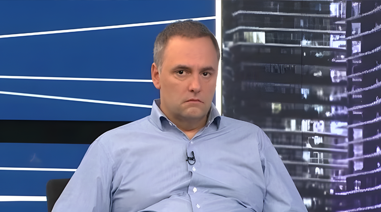 Escándalo por vuelos privados: una productora ligada a la TV Pública pagó el viaje de Adorni a Uruguay Escándalo por vuelos privados: una productora ligada a la TV Pública pagó el viaje de Adorni a Uruguay