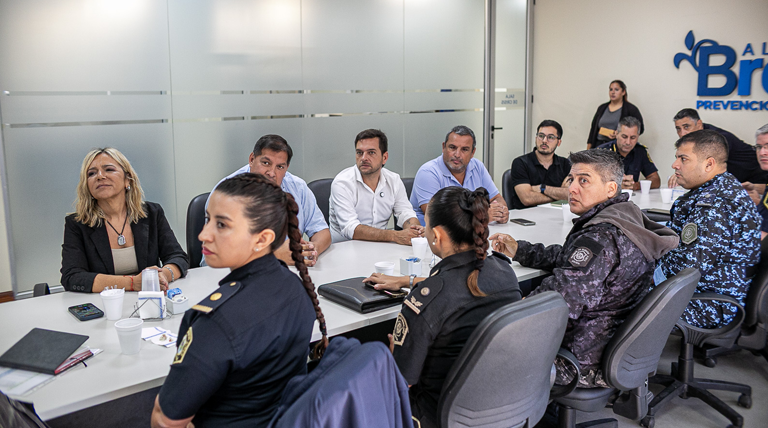 Fabiani y Paula Eichel se reunieron con autoridades policiales para seguir fortaleciendo la prevención en Alte Brown