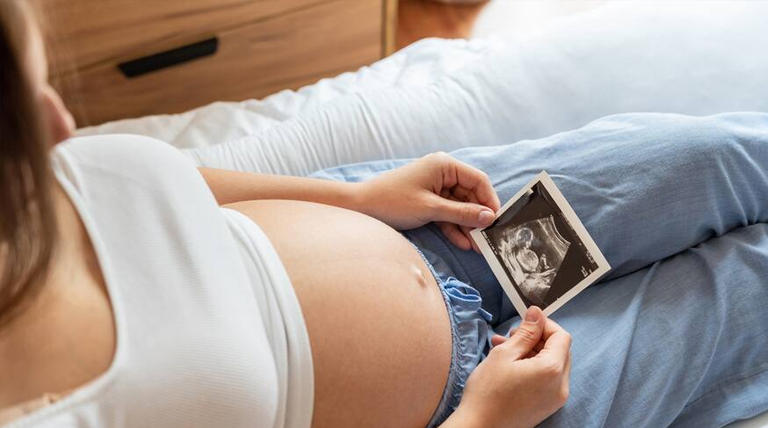 20260302 MUJER embarazada CAen nacimientos