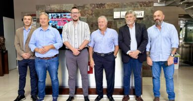 Cascallares y Cuattromo recorrieron la empresa Barbieri en el Parque Industrial de Alte Brown