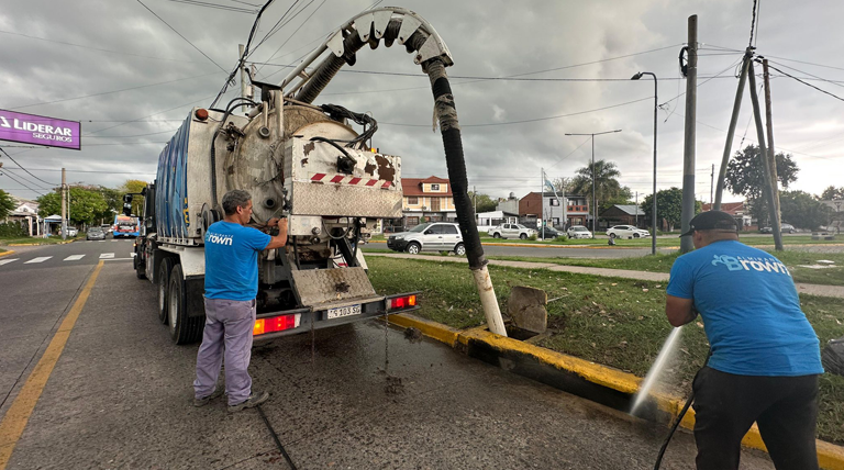 Alte Brown: los equipos del Municipio continúan trabajando para mitigar los efectos de la tormenta