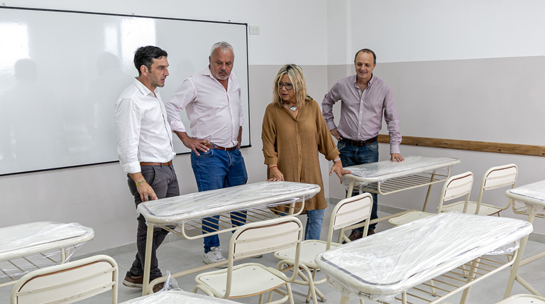 El Municipio entregó mobiliario y equipamiento para el nuevo edificio del Instituto de Formación Docente N° 41