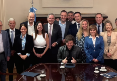 El Gobierno oficializó un aumento del 123% para los sueldos de ministros y secretarios