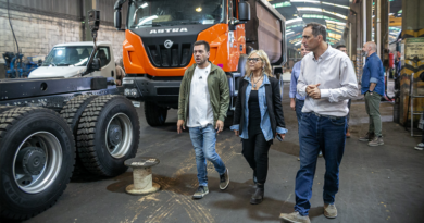 Fabiani y Eichel recorrieron una empresa que impulsa un nuevo proyecto productivo y comercial para Alte Brown