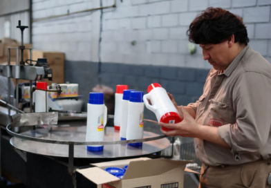 Importación masiva, despidos y márgenes de ganancia récord