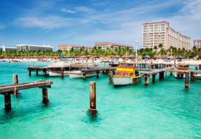 Manuel Adorni bajo la lupa: investigan gastos de 15 mil dolares en Aruba