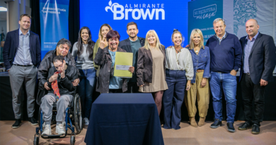 Cascallares, Fabiani y Paula Eichel acompañaron a 184 familias que firmaron su escritura