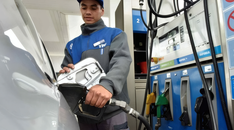 Aumento de combustibles: el Gobierno posterga parte del ajuste a junio