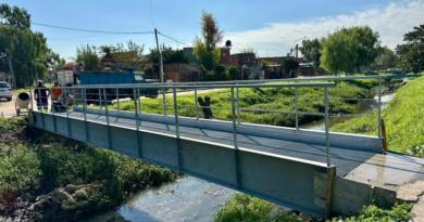 El Municipio instala nuevos puentes peatonales para mejorar la accesibilidad en Calzada y Malvinas Argentinas