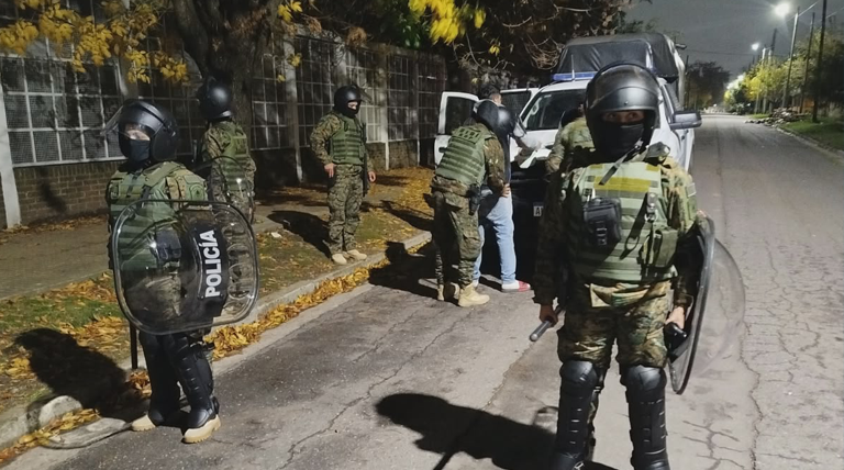 Los nuevos móviles y efectivos policiales ya realizan operativos de prevención en Alte Brown
