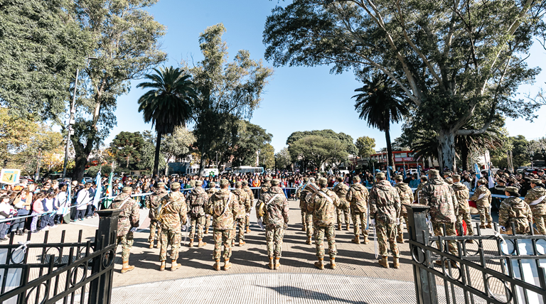 Emotiva celebración del "Día del himno Nacional" en Almirante Brown 2 20260512 himno1 Día del himno Nacional