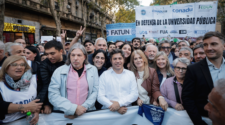 Kicillof en la marcha universitaria: «El Gobierno está empecinado en destruir el futuro del país» Kicillof en la marcha universitaria: «El Gobierno está empecinado en destruir el futuro del país»