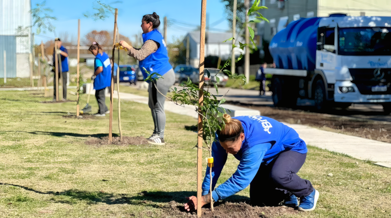 El Municipio transformó un terreno baldío en una nueva plaza para los vecinos de Don Orione El Municipio transformó un terreno baldío en una nueva plaza para los vecinos de Don Orione
