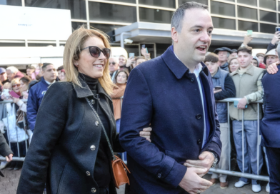 Consumos de Manuel Adorni duplicaron su sueldo oficial durante el 2025 Consumos de Manuel Adorni duplicaron su sueldo oficial durante el 2025
