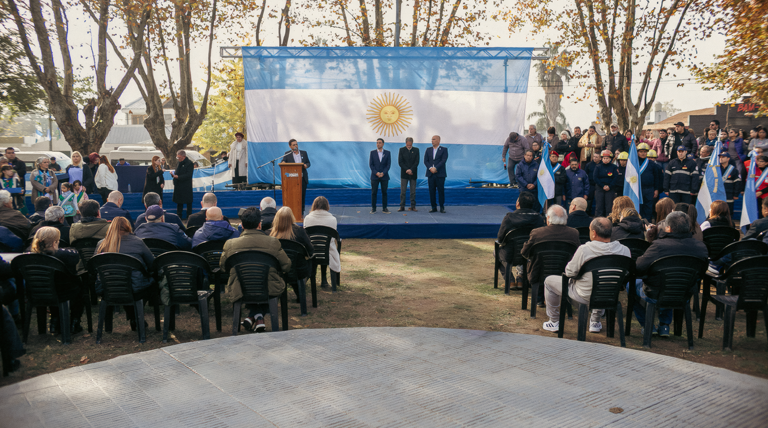 Con una gran fiesta patria Almirante Brown celebró un nuevo aniversario de la Revolución de Mayo
