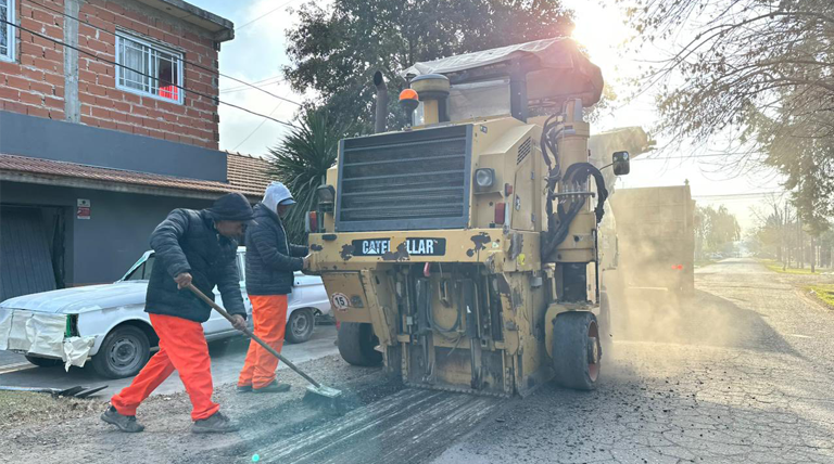 Alte Brown continúa con el Plan Integral de Mejora de Calles en barrios y localidades