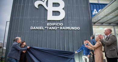 Bautizaron con el nombre de Daniel «Tano» Raimundo al nuevo edificio de la Agencia de Seguridad Vial de Alte Brown