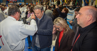 Cascallares participó junto a más de 5 mil vecinos de la celebración diocesana de Corpus Christi Cascallares participó junto a más de 5 mil vecinos de la celebración diocesana de Corpus Christi