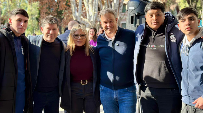 Cascallares y Paula Eichel acompañaron a los estudiantes que participan de la “Semana del Futuro” en la Universidad Guillermo Brown