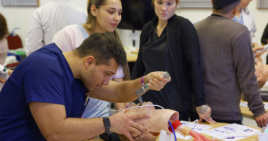HCANK capacita a médicos residentes en emergencias críticas