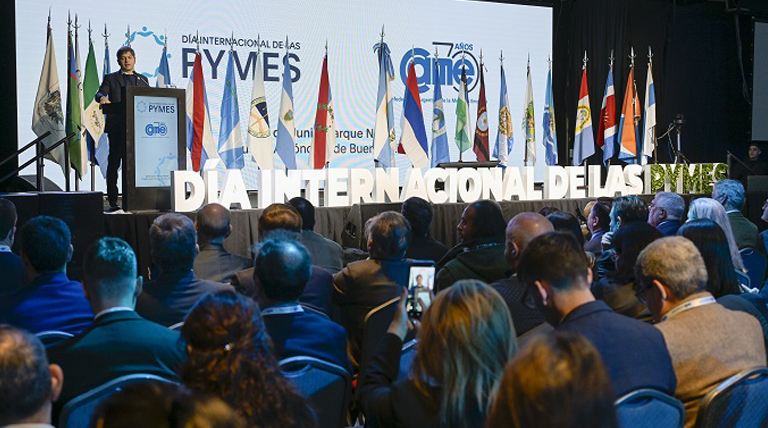 Pymes en crisis: Kicillof denunció la destrucción de 26.000 empresas