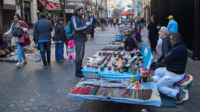 Mercado laboral argentino: la precarización avanza con el auge del empleo informal