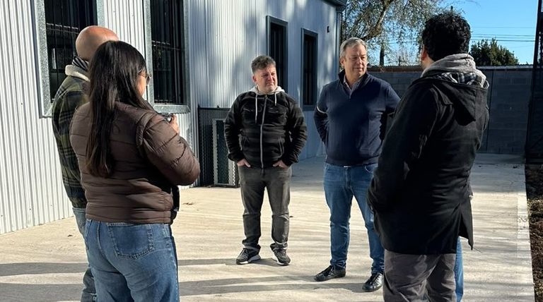 Cascallares recorrió el nuevo SUM de la Comunidad de Longchamps que acercará servicios y talleres a los vecinos 2 20260710 cic SUM de la Comunidad de Longchamps