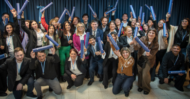 El Municipio acompañó en su colación a 45 nuevos graduados de la Universidad Nacional Guillermo Brown El Municipio acompañó en su colación a 45 nuevos graduados de la Universidad Nacional Guillermo Brown