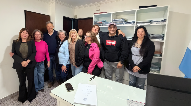 Cascallares acompañó en la firma de su escritura a familias de Longchamps, Glew, Burzaco, Mármol y Don Orione Cascallares acompañó en la firma de su escritura a familias de Longchamps, Glew, Burzaco, Mármol y Don Orione