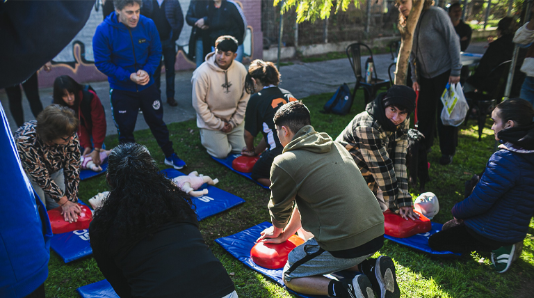 Cientos de vecinos participaron en José Mármol de una Jornada de Salud en homenaje a René Favaloro Cientos de vecinos participaron en José Mármol de una Jornada de Salud en homenaje a René Favaloro